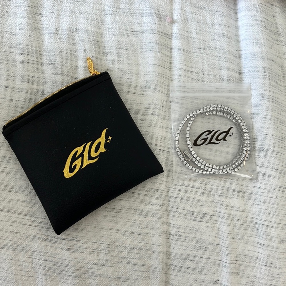 Round cut tennis necklace in white gold plated. 3mm 20” and white gold plated.